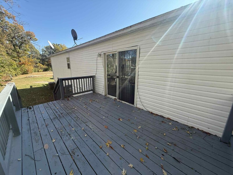 Building Photo - 1236 N Oaklane Rd