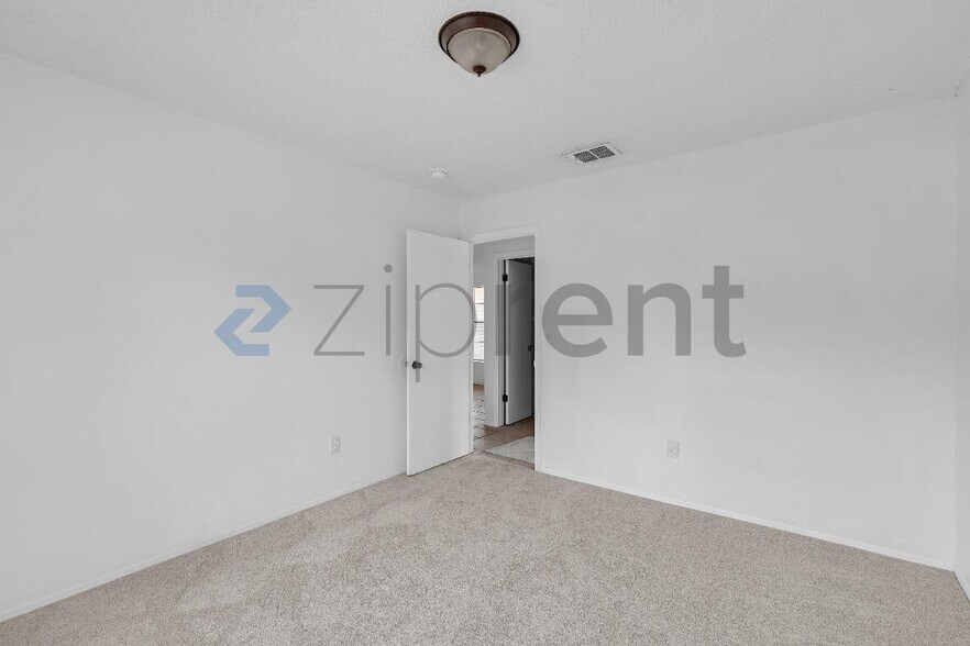 Building Photo - 5131 Kati Lynn Dr