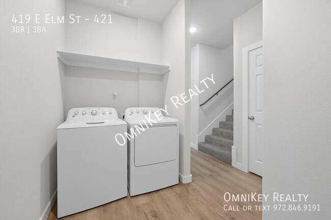 Building Photo - 419 E Elm St