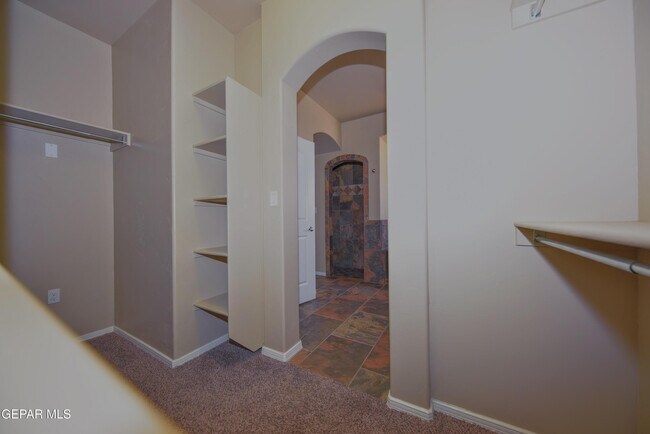 Building Photo - 270 Silver Hill
