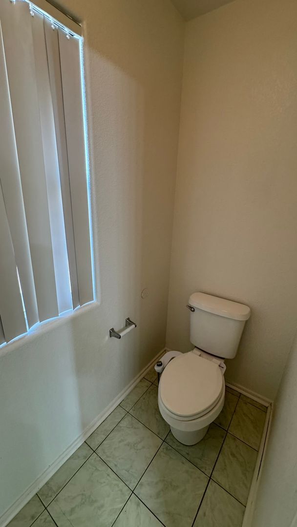 Building Photo - Gated 3 bedroom short term rental
