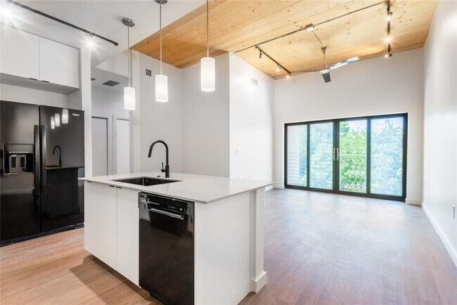 Building Photo - 3515 Webberville Rd