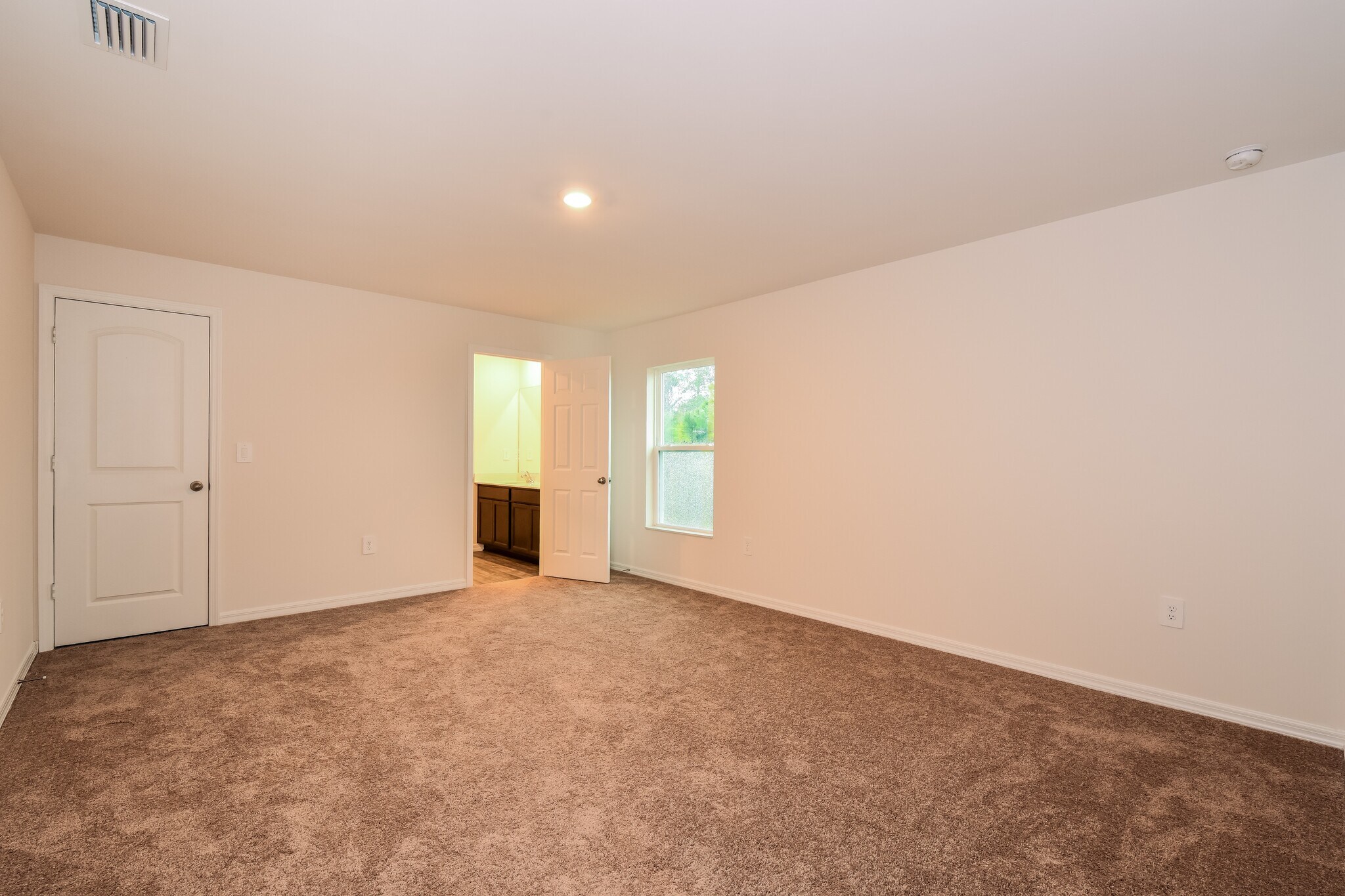 Building Photo - 873 Youngreen Dr