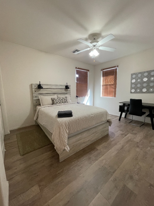 Building Photo - 9622 S 46th Ln