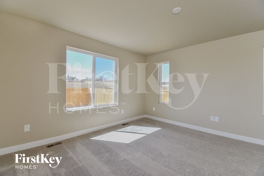 Building Photo - 10431 Horton Dr