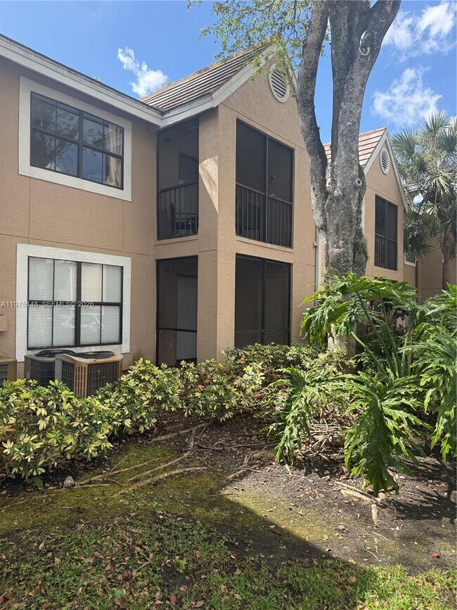 Building Photo - 15680 SW 106th Ln