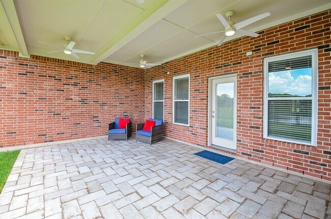 Building Photo - 7706 Bayou Green Ln