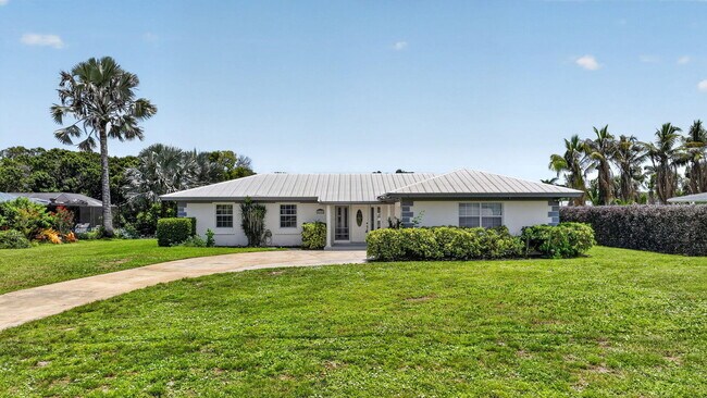 Building Photo - 416 SE Naranja Ave