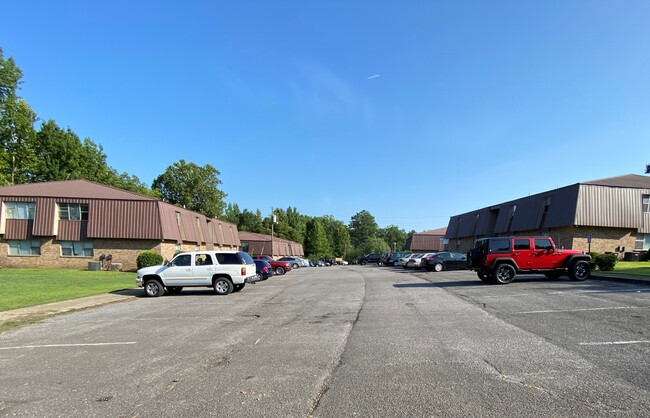 Primary Photo - Meadowbrook Apartments