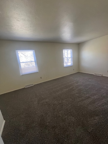 Building Photo - 457 Mathews Rd