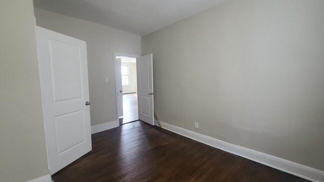 Building Photo - 166 Armstrong Ave