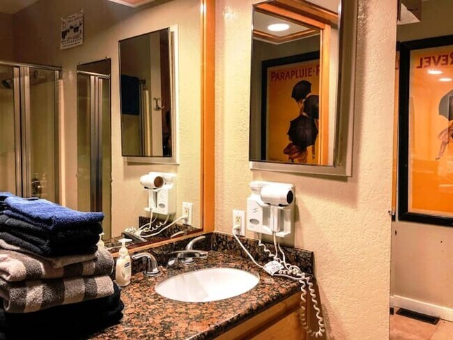 Building Photo - Amazing Townhouse in front of the beach and the ses. Gustavo Lopez AMSI