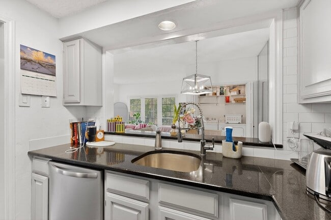 Building Photo - 5859 Frankford Rd