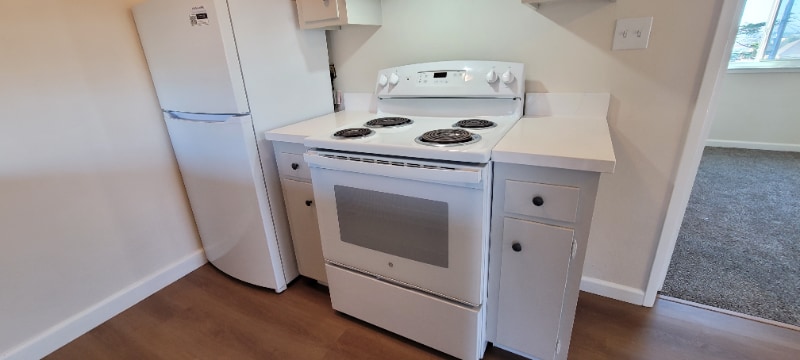 Building Photo - 1830 10th Ave