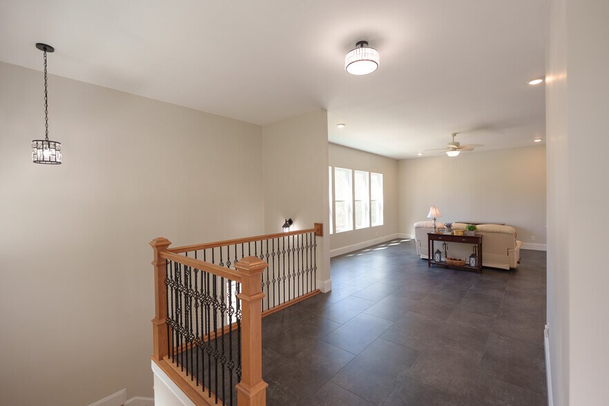 Building Photo - 60 Madison Dr