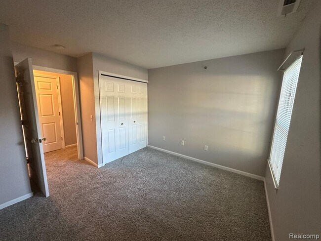 Building Photo - 12101 Pinehurst Ln