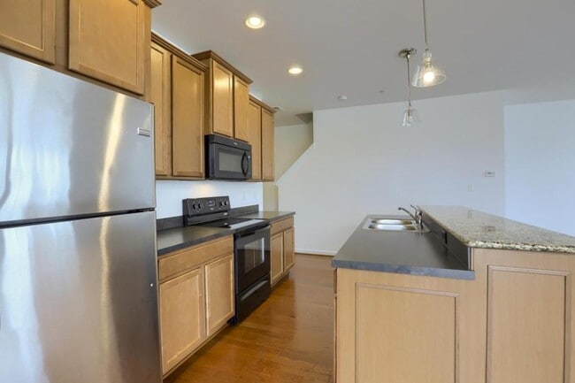 Building Photo - 3030 Meridian Cmns
