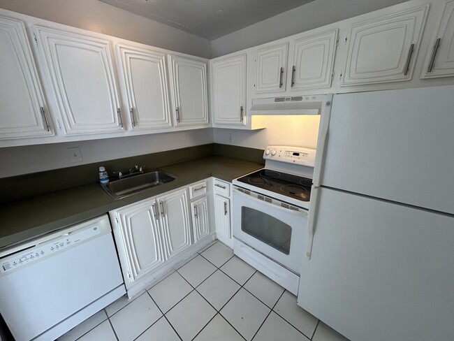 Primary Photo - 488 NW 165th St