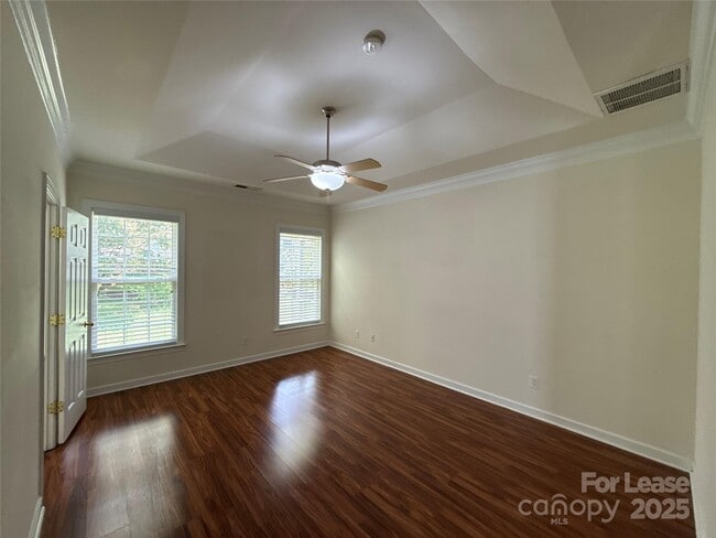 Building Photo - 9535 Numenore Dr