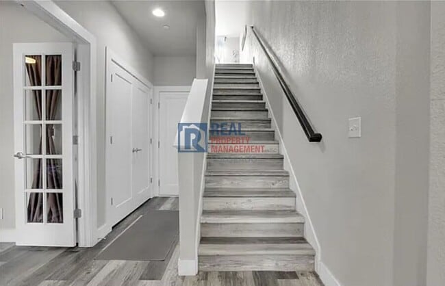 Building Photo - 7040 W Alaska Dr