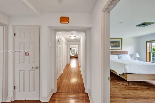 Building Photo - 609 Isle of Palms Dr