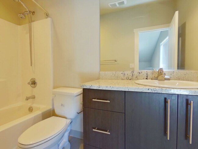 Building Photo - 325 NW 21st St