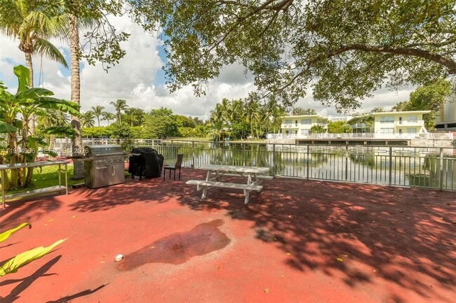 Building Photo - 1275 Marseille Dr