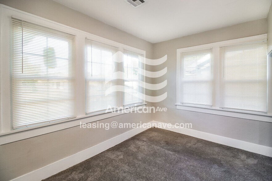 Building Photo - 1820 NW 14th St