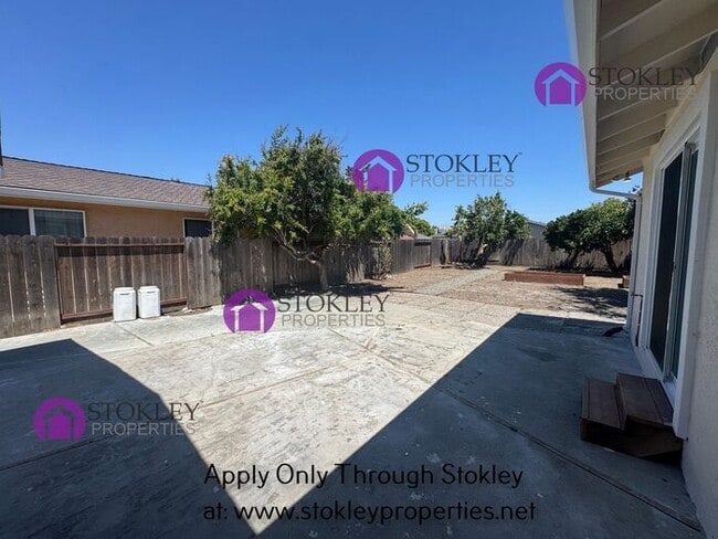 Building Photo - 6346 Escallonia Dr