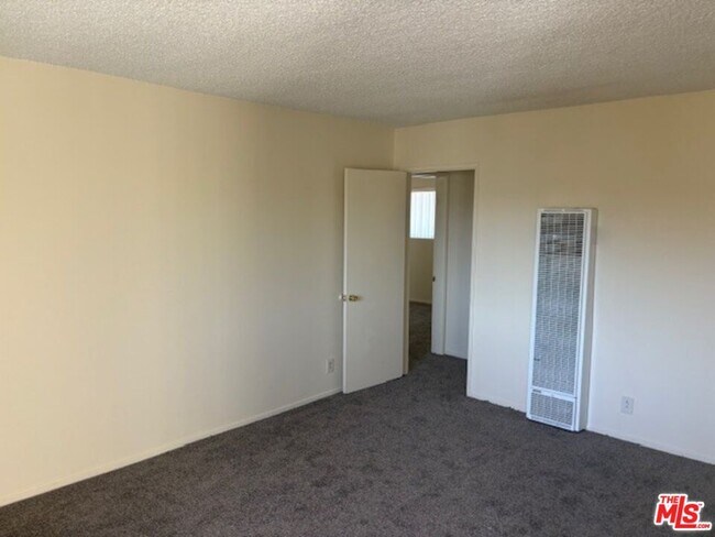 Building Photo - 1712 Ridgeley Dr