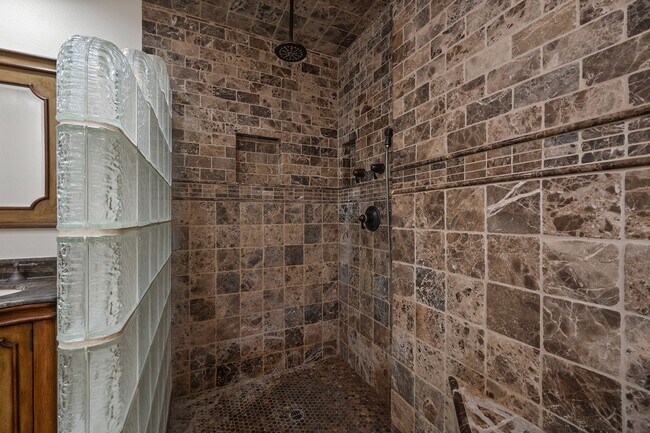 Building Photo - **724 E Cypress Ave Glendora** 4 bedroom 2 bath !!2 weeks free OAC!!