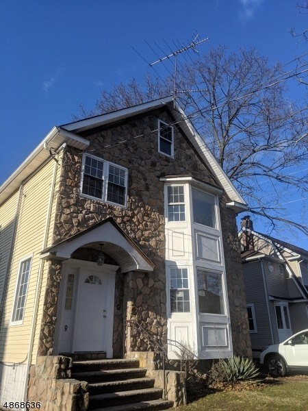 Primary Photo - 9 Midway Ave