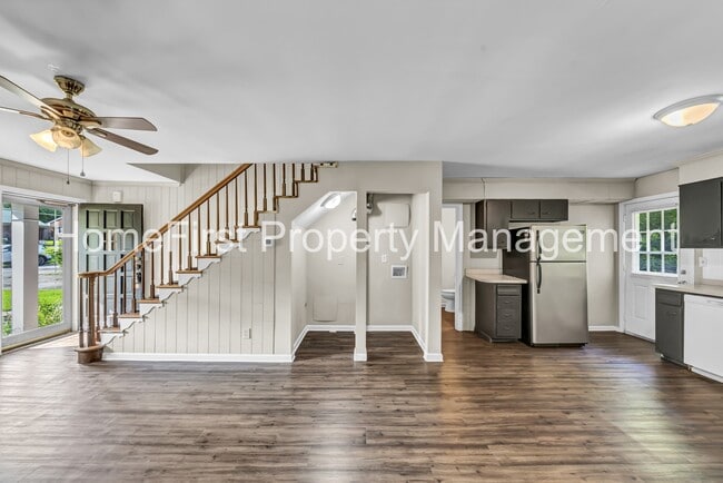 Building Photo - 105 Meadowlark Dr