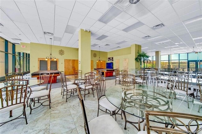 Building Photo - 10410 S Ocean Dr