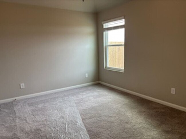 Building Photo - New Home!
