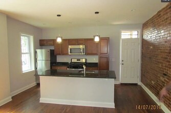 Building Photo - 1271 Morse St NE