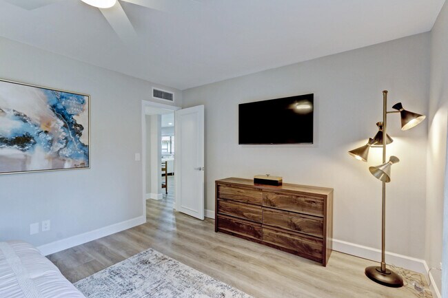 Building Photo - 206 Brackenwood Terrace