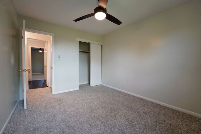 Building Photo - 203 Walker Dr