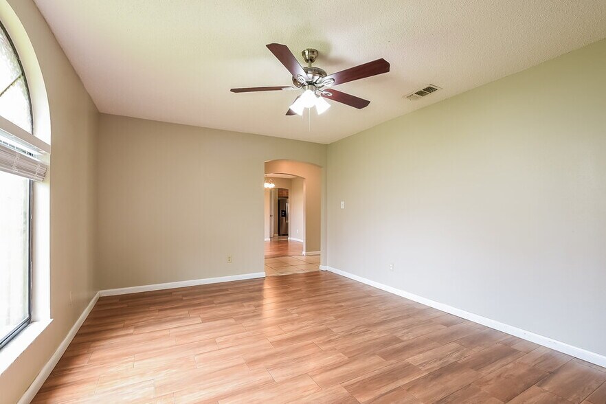 Building Photo - 2854 Camomile Dr