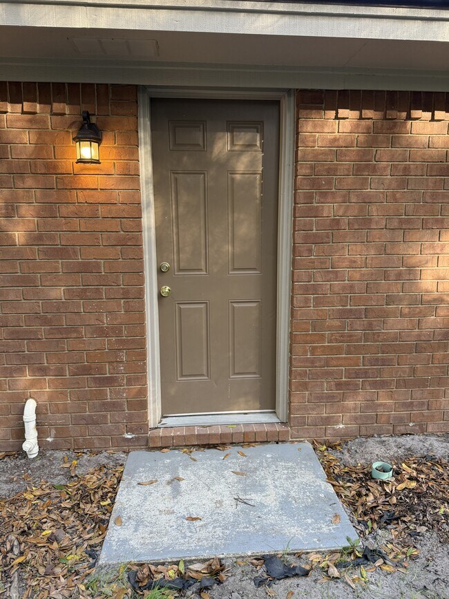 Building Photo - 1008 Old Oatland Island Rd