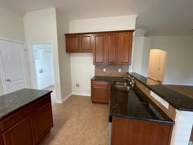 Building Photo - Nice Home in Mansfield ISD