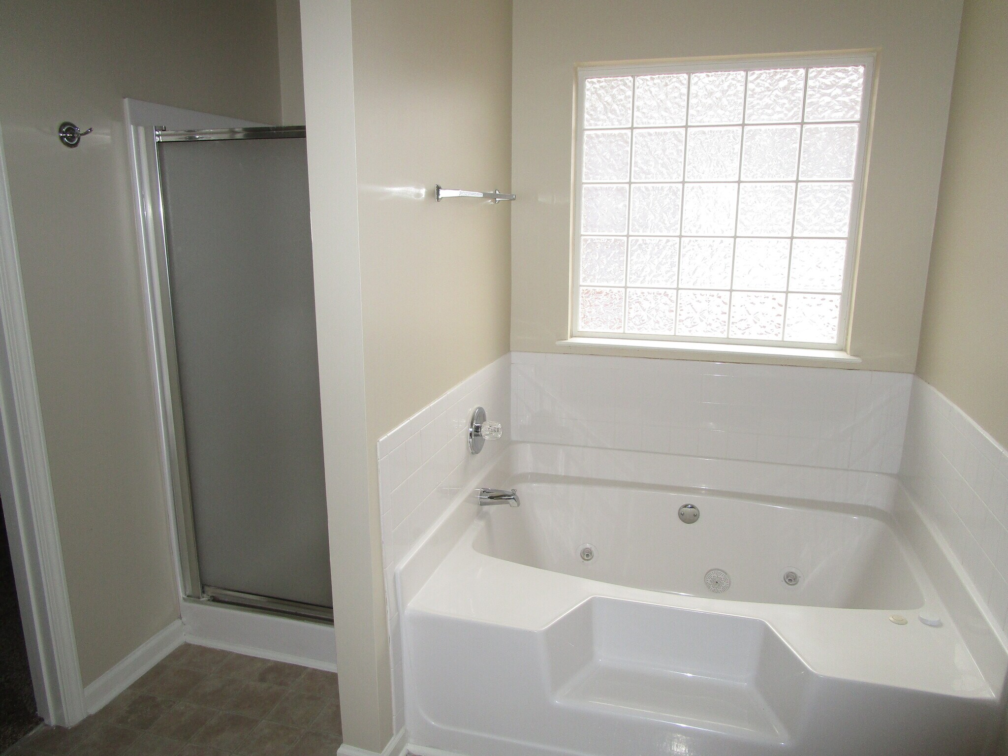 Building Photo - 4178 Ash Tree St
