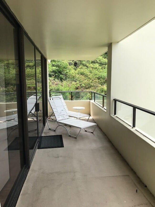 Building Photo - $3,400, Plaza HI Kai Condo, Furnished 2-Be...