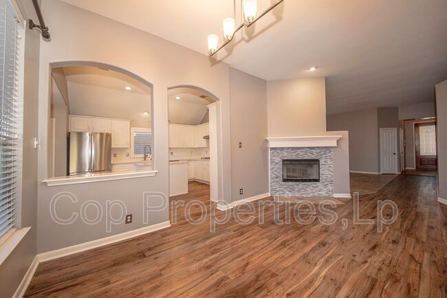 Building Photo - 1926 Simpson Trail