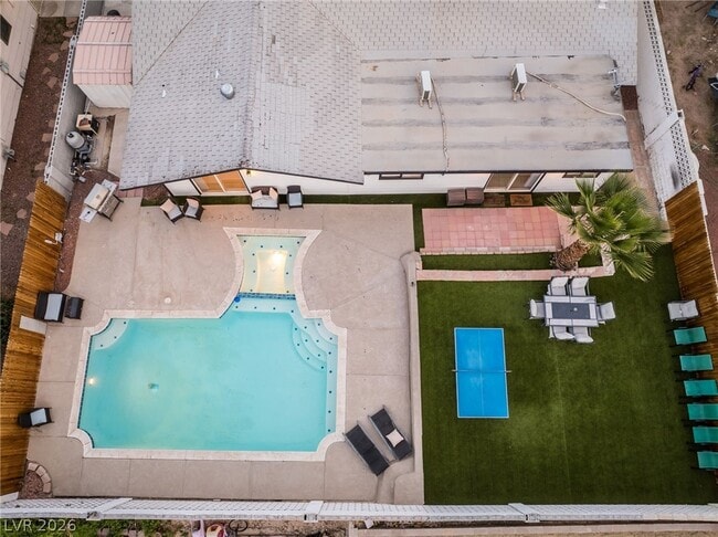 Building Photo - 3992 Chinchilla Ave