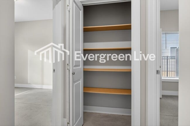 Building Photo - 113 E Santa Fe Cir