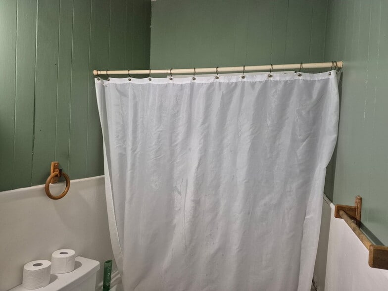 Building Photo - 301 E Brin St