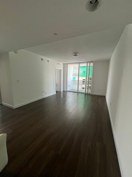 Building Photo - 1635 NE Miami Ct