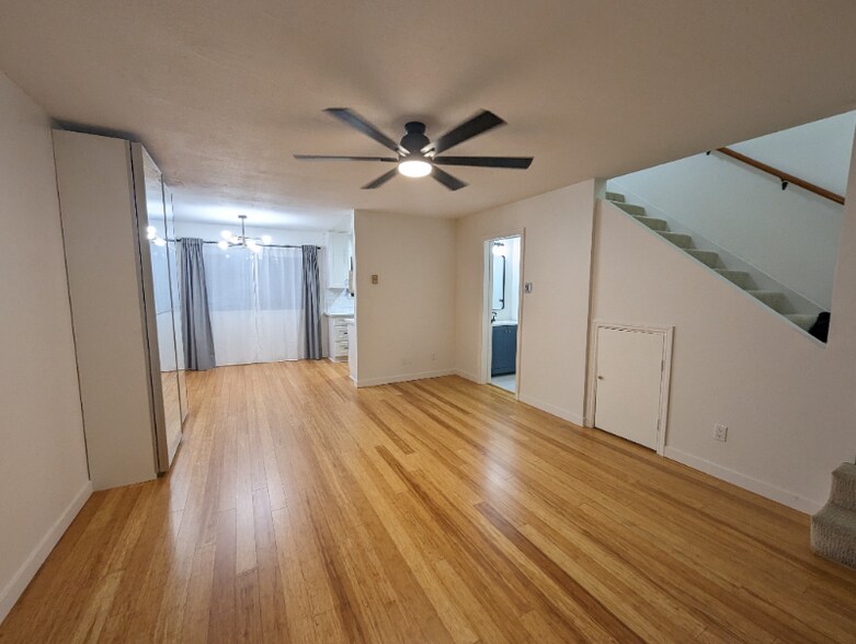 Building Photo - 725 Coronado Ave