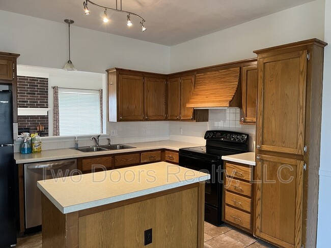 Building Photo - 9712 Grissom Dr